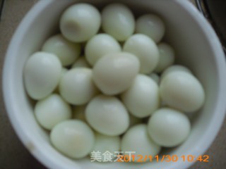 黄花菜烧鹌鹑蛋的做法步骤：4