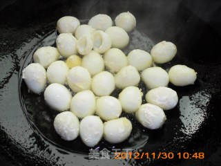 黄花菜烧鹌鹑蛋的做法步骤：7