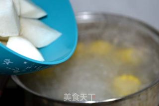 【猪骨萝卜玉米汤】冬日暖身又补钙的做法步骤：11