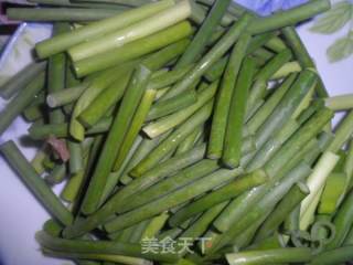 蒜苔炒肉的做法步骤：3