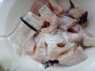 鱼骨粉皮汤的做法步骤：3