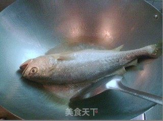 香煎黄花鱼的做法步骤：4