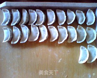 茴香肉饺子两吃，煮或做锅贴的做法步骤：5