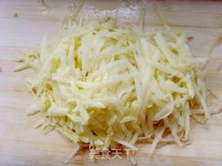 土豆猪肉锅贴的做法步骤：2