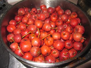 减肥食谱——山楂酱的做法步骤：1