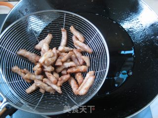 外焦里嫩的糖醋里脊的做法步骤：6