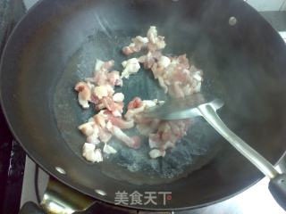 乡间小炒：豆角干炒五花肉的做法步骤：3