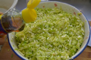 家传的【牛肉水饺】（28图超详解拌馅儿，两种包法）的做法步骤：9