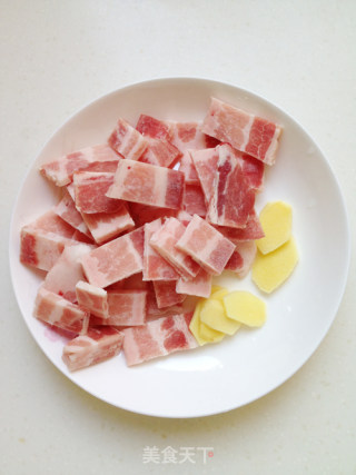 盐煎肉的做法步骤：3
