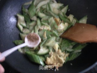 丝瓜炒蛋的做法步骤：5
