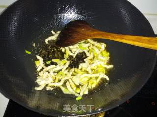 佛手炒肉丝鸡腿蘑的做法步骤：2