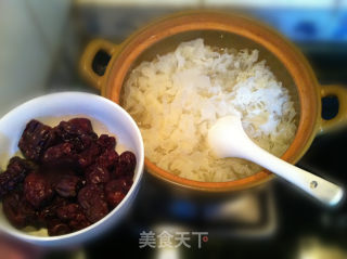 想妈妈红枣银耳桂圆汤的做法步骤：4