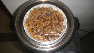 唇齿留香的干鱿蒸肉未的做法步骤：5