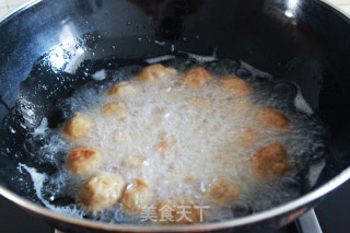 炸猪肉丸子的做法步骤：8