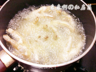 懒人菜谱 10分钟搞定软糯溜耙的红烧鸡爪的做法步骤：3