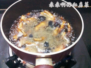 懒人菜谱 10分钟搞定软糯溜耙的红烧鸡爪的做法步骤：7