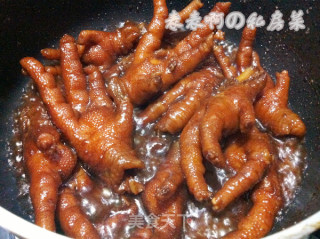 懒人菜谱 10分钟搞定软糯溜耙的红烧鸡爪的做法步骤：9