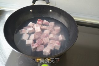我吃南瓜，你吃肉 【红烧肉焖南瓜】的做法步骤：3
