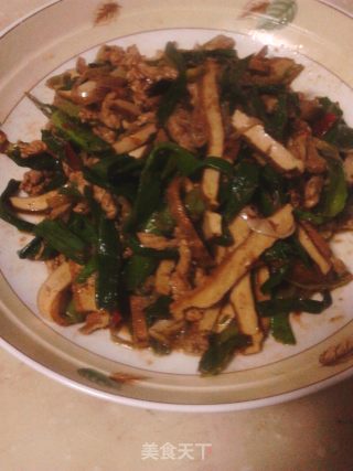 大蒜香干炒肉丝的做法步骤：3