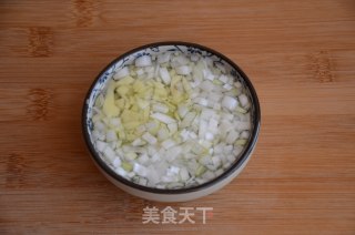 清炖狮子头的做法步骤：1