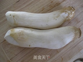 素菜像肉一样香------椒盐杏鲍菇的做法步骤：1