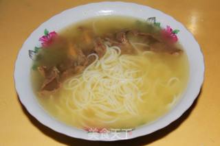 红油酸菜羊肉米线的做法步骤：10