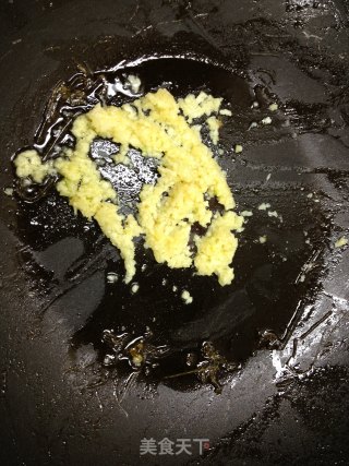 蒜茸粉丝炒扇贝的做法步骤：5