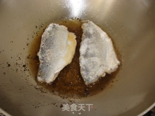 照烧汁鲈鱼的做法步骤：3