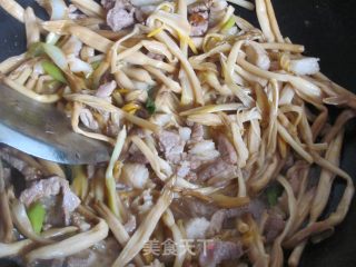 五花肉炒黄花的做法步骤：10