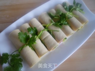 爽口豆皮卷的做法步骤：7