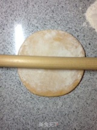 手擀意式黄金面(系列之一)黄金瀑布里蒜,椒香【传统的意式面】新鲜尝的做法步骤：21