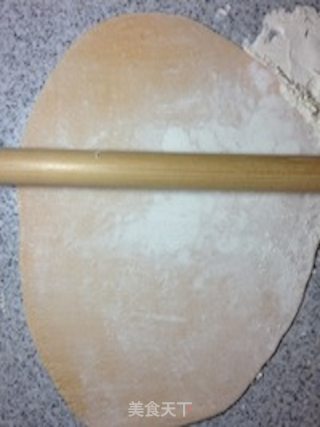 手擀意式黄金面(系列之一)黄金瀑布里蒜,椒香【传统的意式面】新鲜尝的做法步骤：26