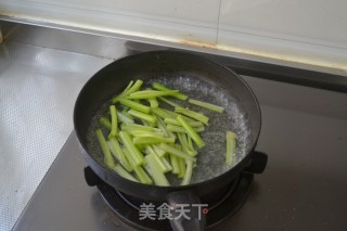 大学食堂的回忆-【凉拌面筋】的做法步骤：4