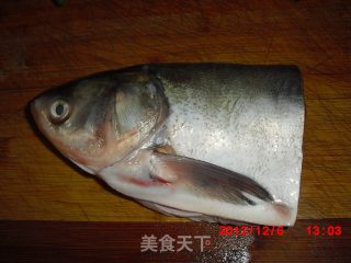 蒸鱼豉油版剁椒鱼头的做法步骤：1