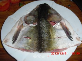蒸鱼豉油版剁椒鱼头的做法步骤：2