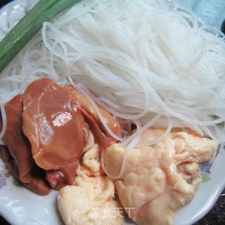 过桥米线的做法步骤：1