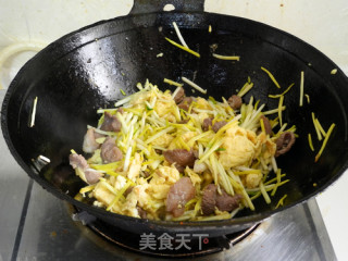 韭黄猪肉炒鸡蛋的做法步骤：10