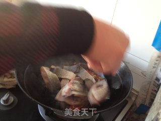 大头莲鱼炖豆腐的做法步骤：7