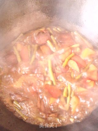土豆牛肉的做法步骤：4