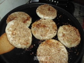 芝麻肉馅饼的做法步骤：11