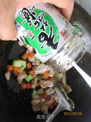 香菇酱炒鸡丁的做法步骤：8