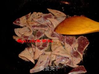甜椒炒猪肝的做法步骤：5