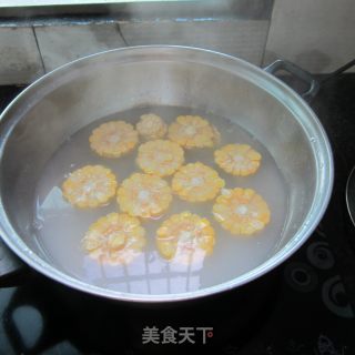 牛奶香甜玉米锅的做法步骤：3
