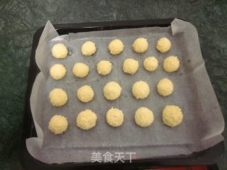 淡淡风味的小点心——软香芝士球的做法步骤：9