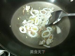 椰奶鱿鱼包菜意大利面的做法步骤：5