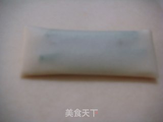 咸肉大蒜春卷的做法步骤：3