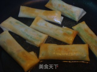 咸肉大蒜春卷的做法步骤：4