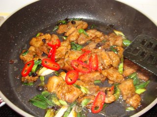 一定要试的一道菜-------豆鼓小炒肉的做法步骤：12