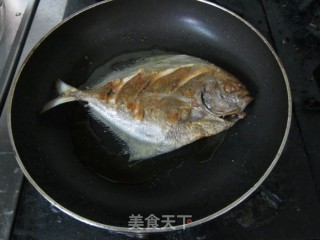 香煎鲳鱼的做法步骤：5
