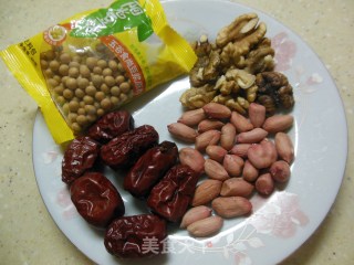 红枣核桃益智豆浆的做法步骤：1